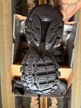 Balenciaga Black Men's Chunky Sole Sneakers